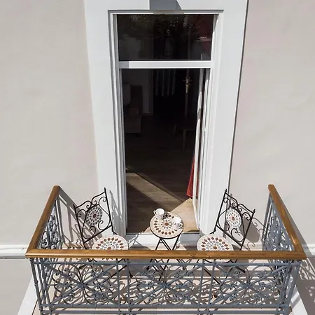 Camara Apartment *