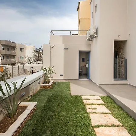 Camara Apartment